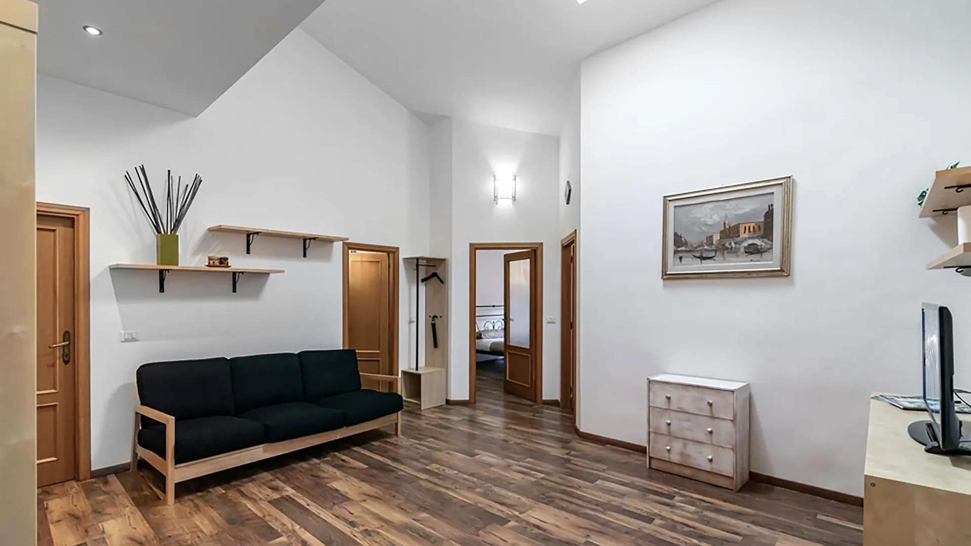 Camollia Central Modern Apartment! Siena